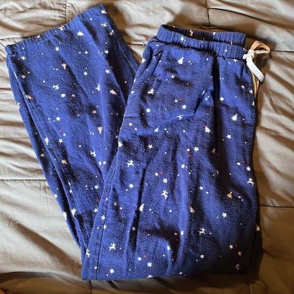 EUC Holiday print pj bottom lot 3 pairs🎄❄️🦌 - Picture 3 of 7
